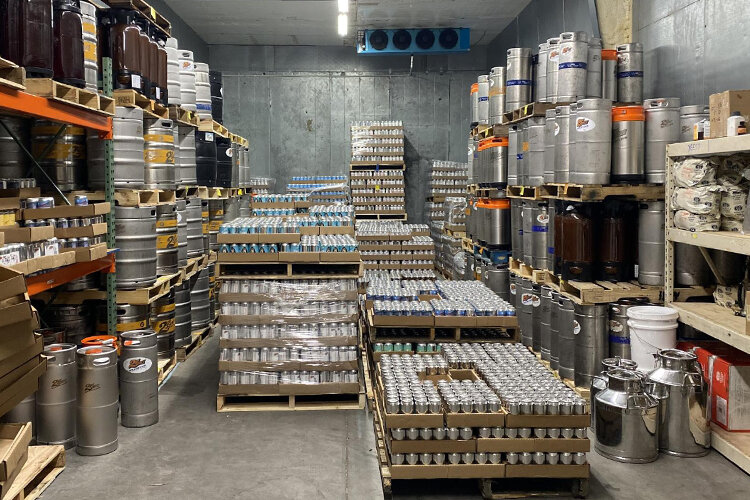 Picture 13: Bottles or kegs in cold storage